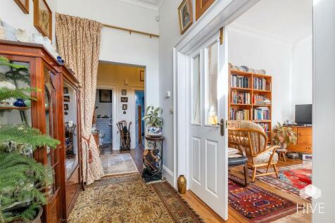 Spacious entrance hall