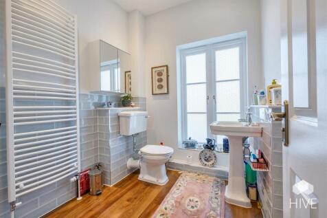 En-suite shower room with high spec sanitaryware