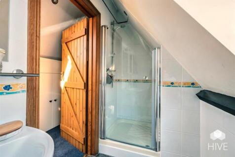 Shower room (1st floor)