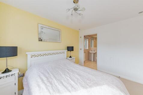4 McBaith Way Dunfermline-19.JPG