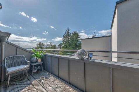 Flat 18 Anton House Forthill Road BF-19.JPG