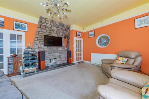 Kelly Castle Lodge Arbirlot-18.JPG