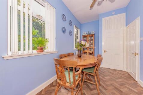 Kelly Castle Lodge Arbirlot-13.JPG