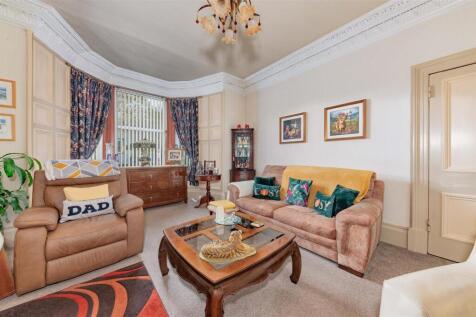 441 Strathmartine Road Dundee-19.JPG