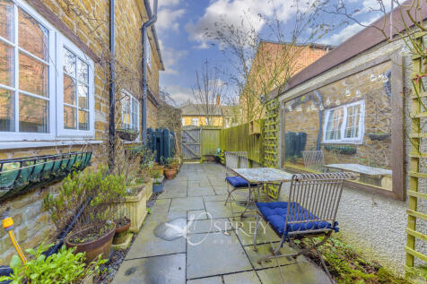 Courtyard Garden