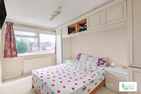 Mint_-_Woodham_Lane-7.JPG