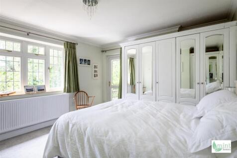 Watermark - 7 Priory Close Reshoot-4.jpg