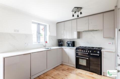 Watermark - 24 Guernsey Close-17.jpg