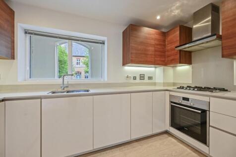 RCTEC- Flat 1 Havana Drive- Kitchen 3 (1).jpg