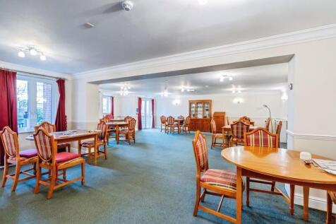 COMMUNAL LOUNGE