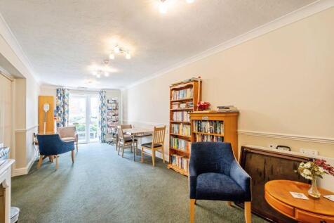 COMMUNAL LOUNGE