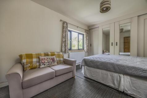 2 Firpiece, Forestside Road, Rowland¿s Castle-Port