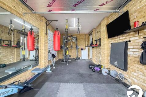 Garage/Gym