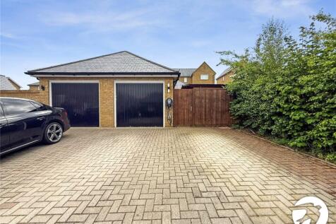 Drive/Garage