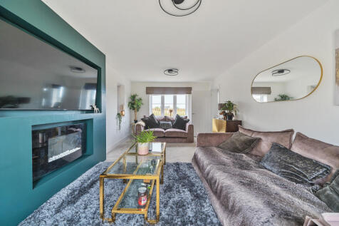 1328161-2-687e5ae...