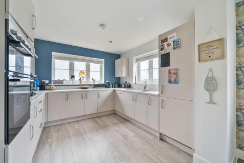 1328161-11-687e5b...