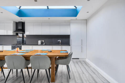 1383028-12-691ef9...