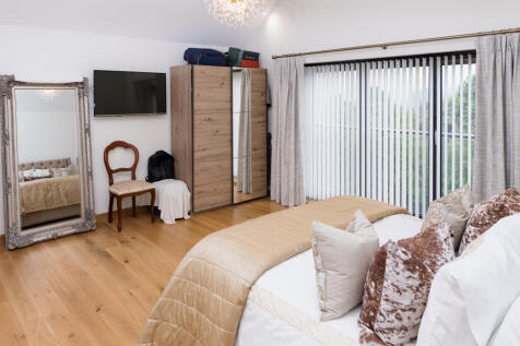 2025-08-07 WALKER &amp; LEWIS-CEFN-35