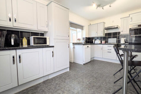 PXL_20251016_105742831.MP~2