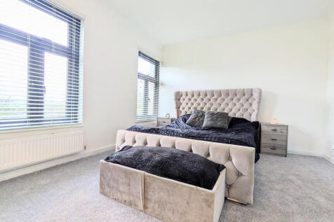 PXL_20251205_104526755.MP~2