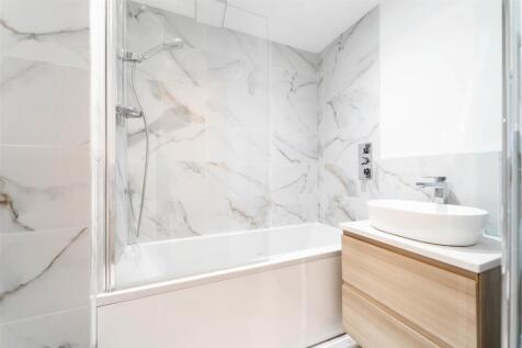 Centurion Apt 19 Bathrooms-1.jpg