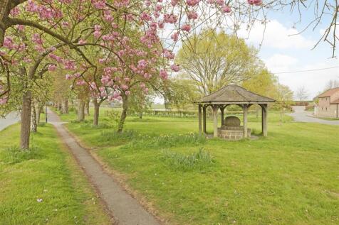 VILLAGE GREEN