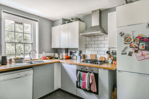 img 2 - Naylor House