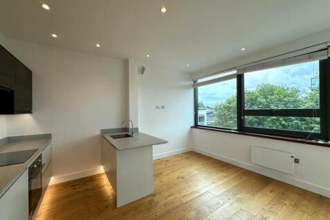 Living room pic 7.jpeg