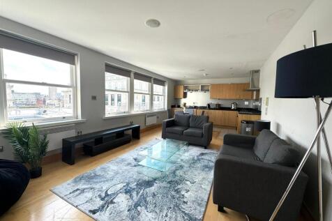 Living room pic 1.jpeg