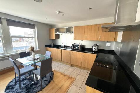 Kitchen pic 2.jpeg