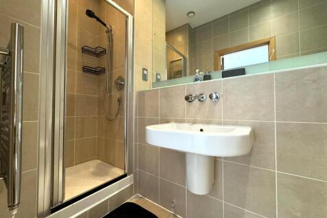 Ensuite pic 2.jpeg