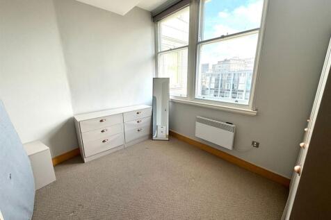 Second bedroom pic 2.jpeg