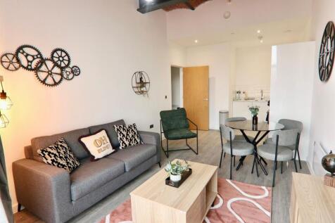 Living room pic 3.jpeg