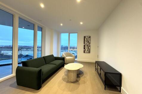 Living Area pic 2.jpeg