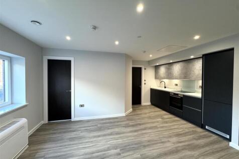 Living room pic 4.jpeg