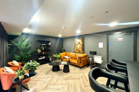 Residents lounge pic 1.jpeg