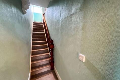 20 Selbourne Drive - Flat 2