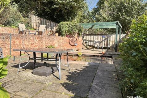 Courtyard garden