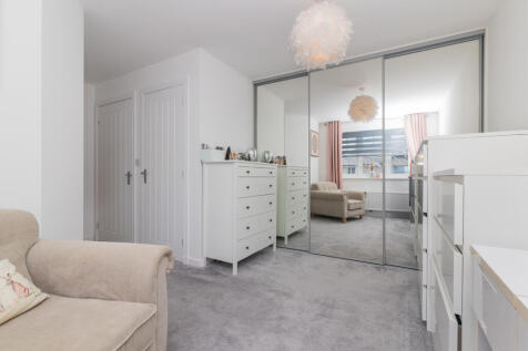 81 rosemont place, Barrhead g78 1fe L-40