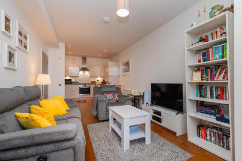 Flat 3-2, 2 Riverford Court Glasgow G43 1FB 2L-7