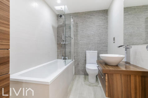 NOTTINGHAM ROAD 27, F2 -7