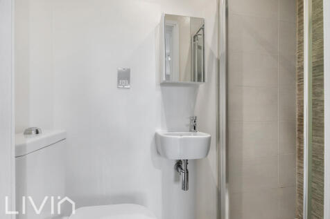 NOTTINGHAM ROAD 27, F2 -6