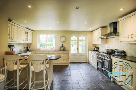 Right wing kitchen dining room