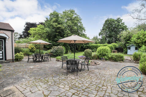 Rear gardens &amp; patio&#39;s