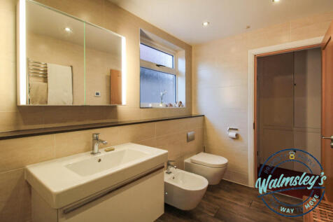 Four piece family bathroom