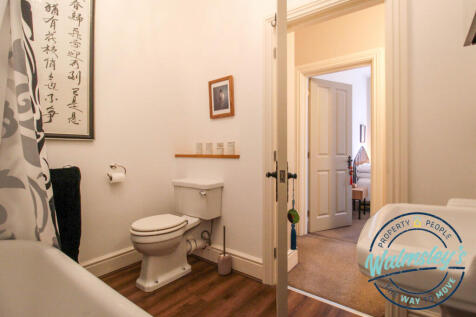 Bathroom through to hallway