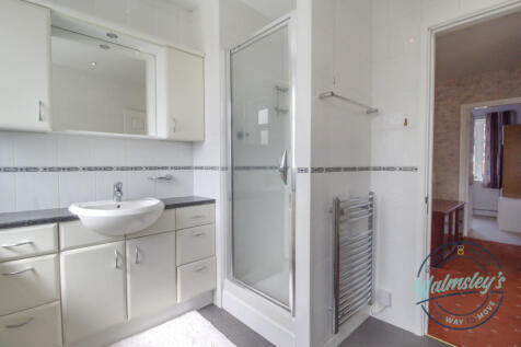 First floor shower room