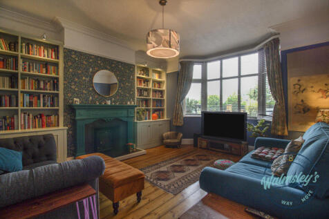 Front sitting room with built in storage