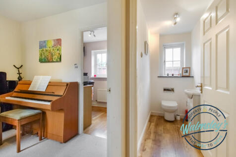 Cloakroom &amp; study playroom