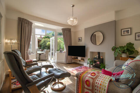 Rear sitting room towards gardens